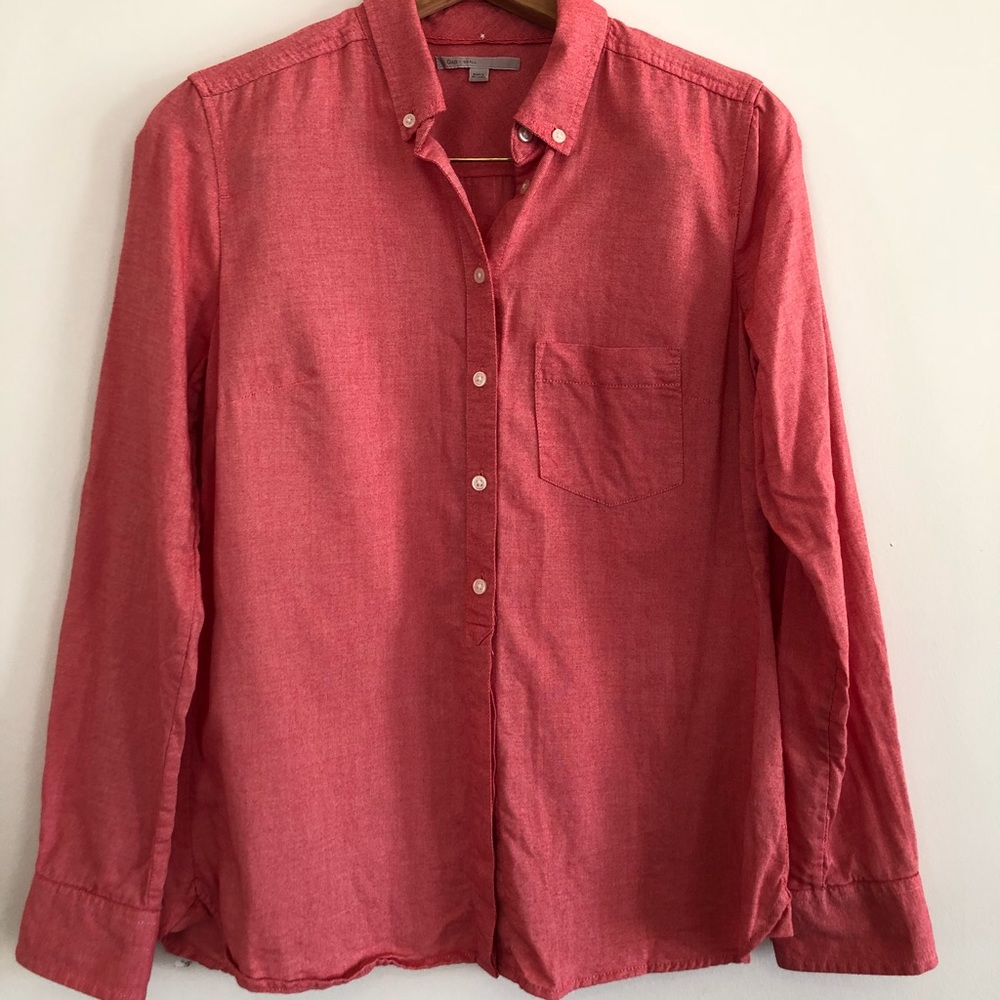 Gap women’s button down heathered red Small